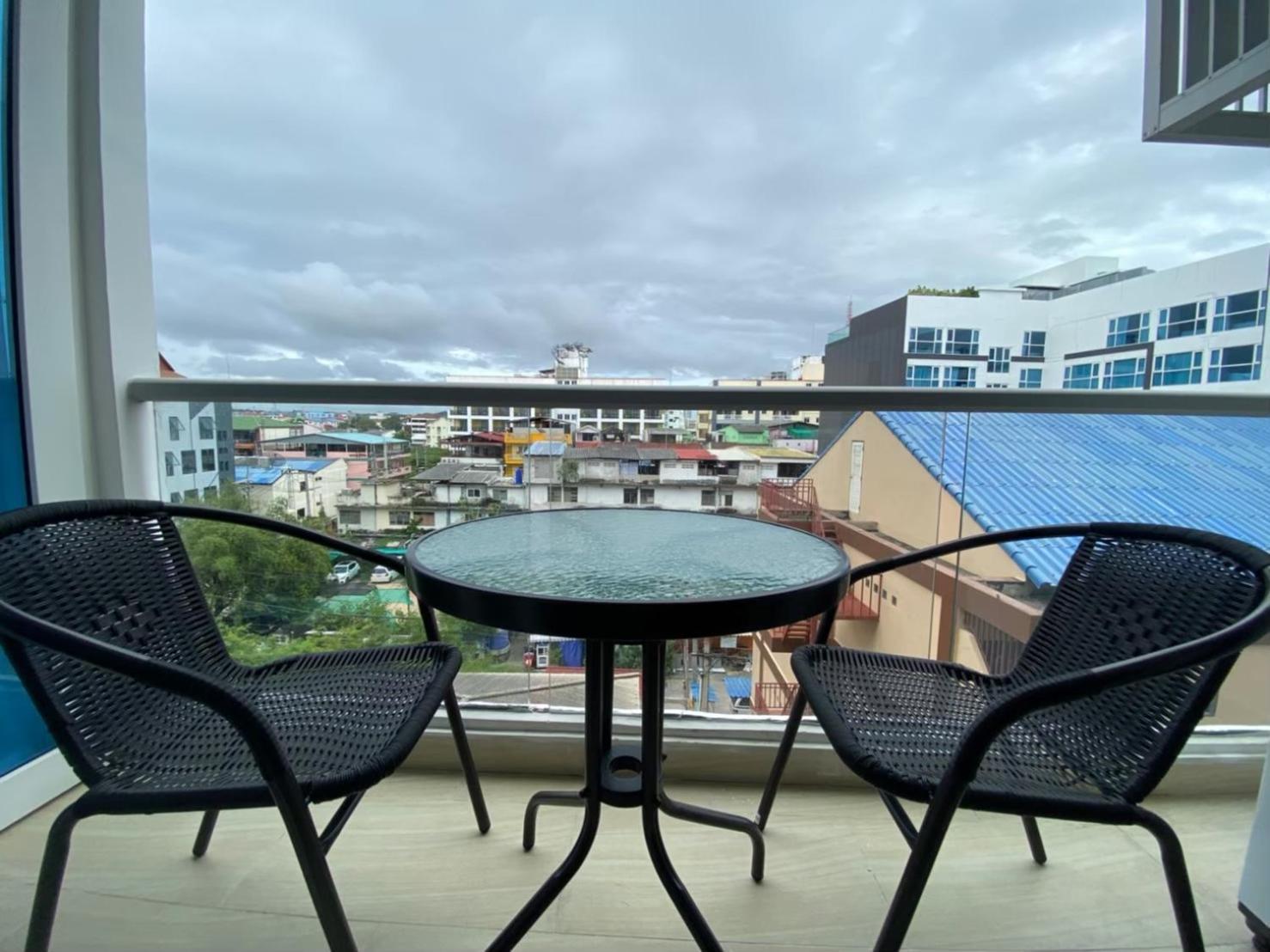 Grand Avenue Suites X Monthstayz Thailand Pattaya Eksteriør billede