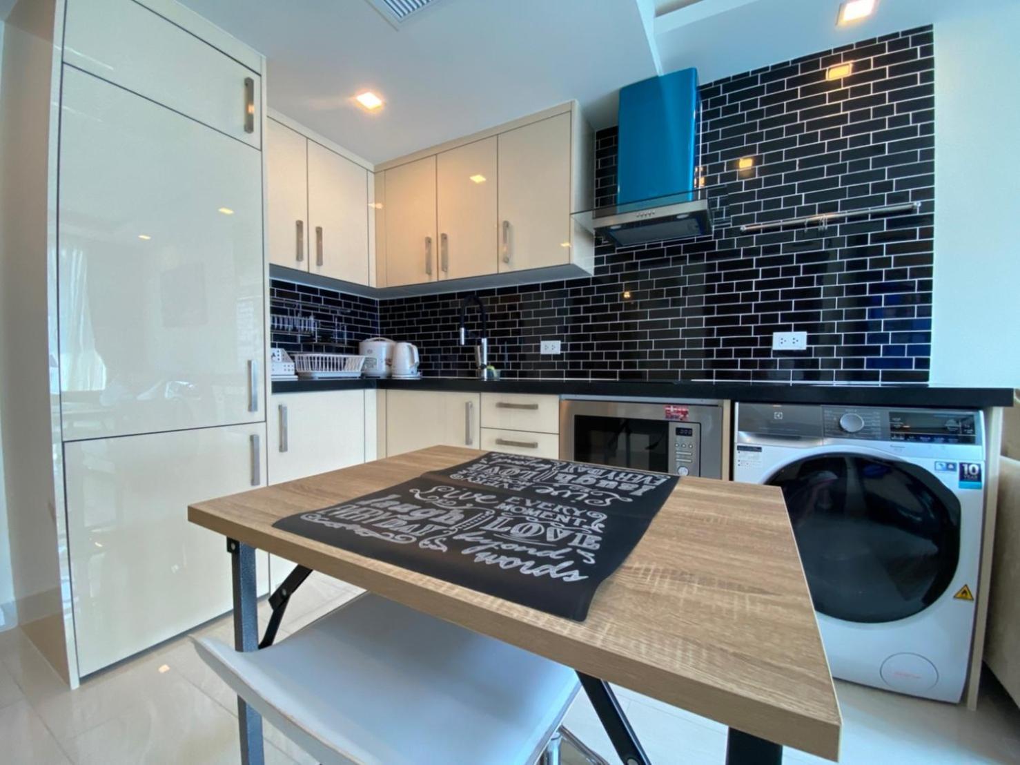 Grand Avenue Suites X Monthstayz Thailand Pattaya Eksteriør billede