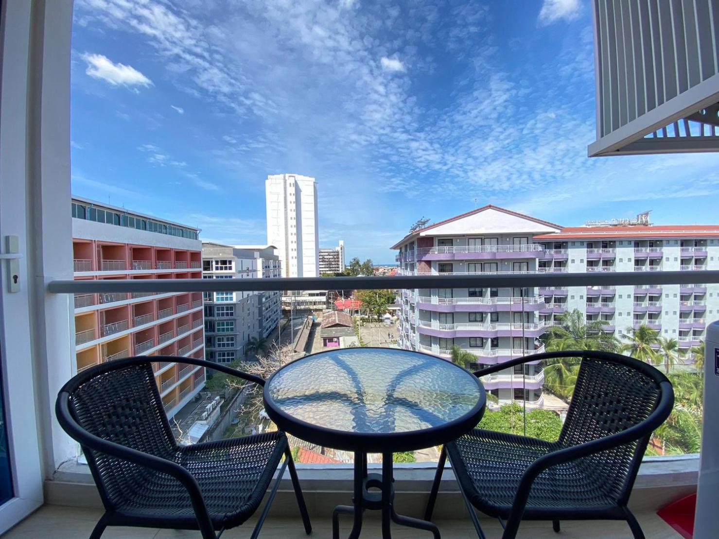 Grand Avenue Suites X Monthstayz Thailand Pattaya Eksteriør billede